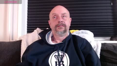 MrLazy online show from December 2024 03:32:01 PM