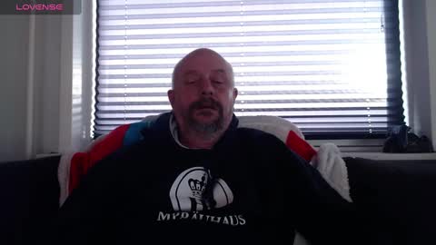 MrLazy online show from December 2024 12:41:01 PM