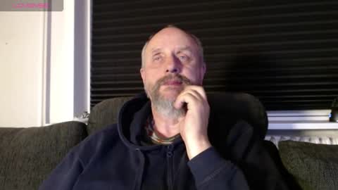 MrLazy online show from October 2025 07:02:01 PM