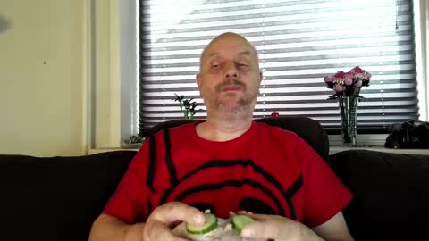 MrLazy online show from May 2026 07:15:02 AM