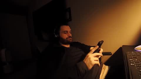 Tom online show from September 2025 01:38:02 AM