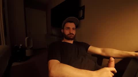 Tom online show from September 2025 07:41:01 AM