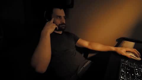 Tom online show from September 2025 10:38:02 AM