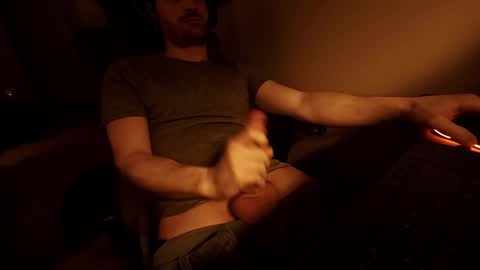 Tom online show from September 2025 05:44:01 AM