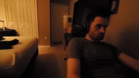 Tom online show from September 2025 12:16:01 AM