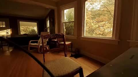 Tom online show from October 2025 11:27:01 PM