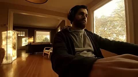 Tom online show from October 2025 11:17:02 PM