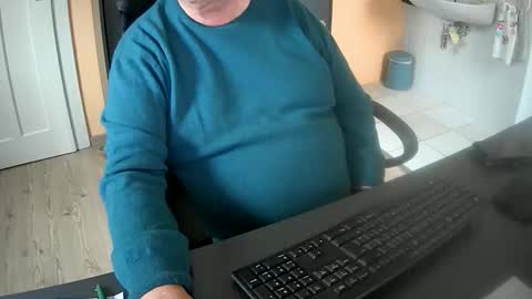 hardy3251 online show from October 2025 02:47:01 PM