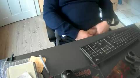 hardy3251 online show from November 2025 11:10:02 AM