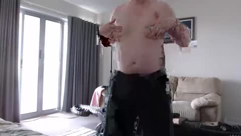 Snapshot of hardyes_indeed chatting on October 2025 02:11:02 AM hardyes_indeed online show from October 2025 02:11:02 AM