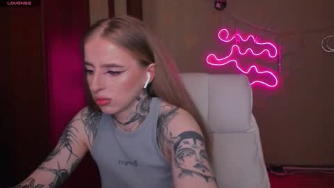 Julia online show from February 2025 05:10:02 AM