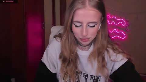 Julia online show from February 2025 05:23:01 AM