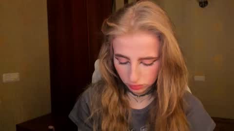 Julia online show from November 2025 05:51:02 AM