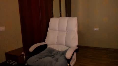 Julia online show from November 2025 05:39:02 AM