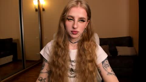 Julia online show from April 2026 05:32:02 AM