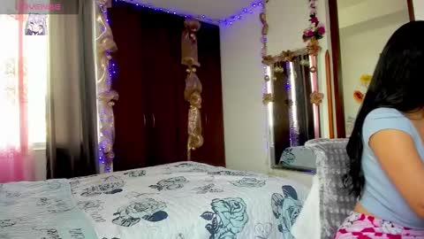 Natii  online show from December 2024 06:33:01 PM