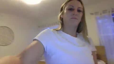 Snapshot of harmony_rose_xoxo chatting on November 2025 09:25:01 PM Harmony online show from November 2025 09:25:01 PM