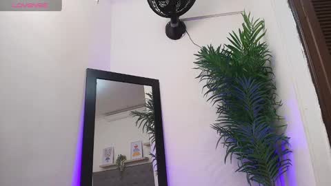 Snapshot of harper_brown1 chatting on October 2025 07:48:01 AM Harper online show from October 2025 07:48:01 AM