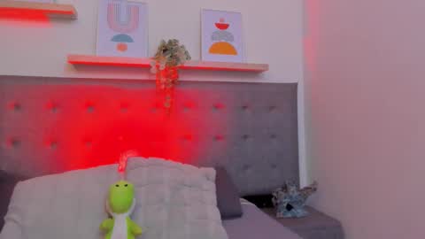 Snapshot of harper_brown1 chatting on October 2025 04:24:01 AM Harper online show from October 2025 04:24:01 AM