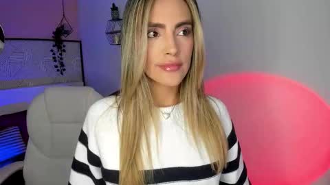 Harper  online show from December 2025 07:33:02 PM