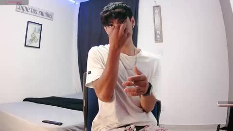 Snapshot of harrythomson1 chatting on October 2025 11:40:02 AM harry thomson online show from October 2025 11:40:02 AM