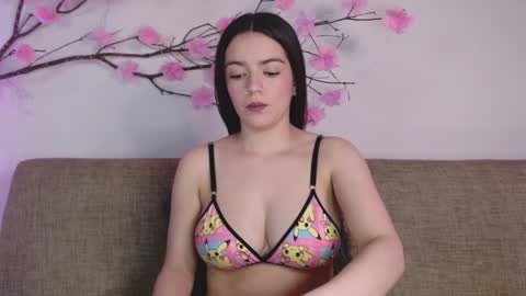 Snapshot of haru_blossom chatting on February 2025 02:13:02 PM online show from February 2025 02:13:02 PM