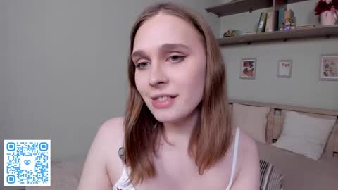 Mia online show from April 2026 07:58:02 PM