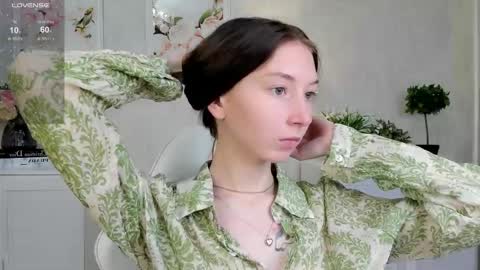 Lola online show from October 2025 09:09:01 AM