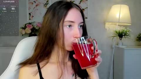 Lola online show from October 2025 08:59:01 AM