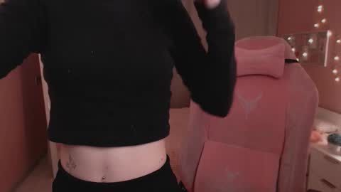 Mia online show from January 2026 01:19:01 AM