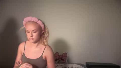Snapshot of hayliestewart8 chatting on October 2025 06:40:02 PM hayliestewart8 online show from October 2025 06:40:02 PM