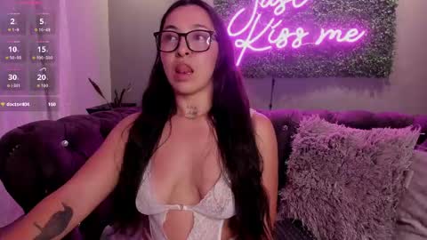 Snapshot of haze_vibes chatting on May 2026 02:19:01 AM Maria online show from May 2026 02:19:01 AM