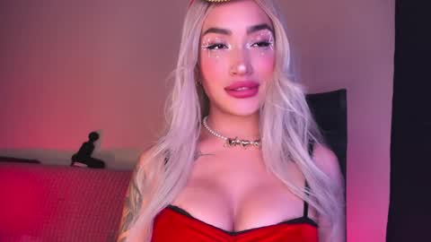 Marie online show from November 2025 04:23:01 AM