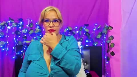 Snapshot of hazel_34 chatting on March 2025 03:45:01 AM hazel online show from March 2025 03:45:01 AM