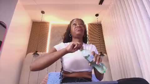 Snapshot of hazel_kataleya chatting on June 2026 07:18:02 PM kataleya online show from June 2026 07:18:02 PM