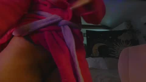 Hazel online show from October 2025 07:23:02 PM