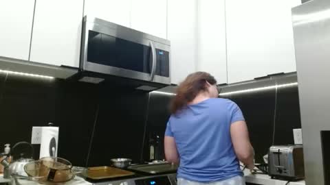 Hazel online show from April 2026 03:25:01 PM