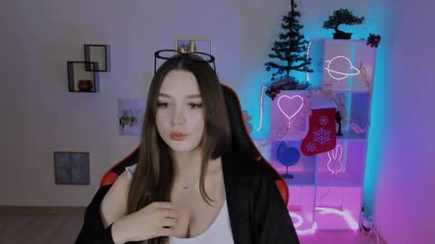 Hazel online show from December 2024 12:51:02 PM