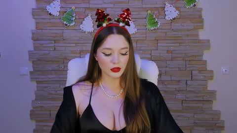 Hazel online show from December 2024 08:33:02 PM