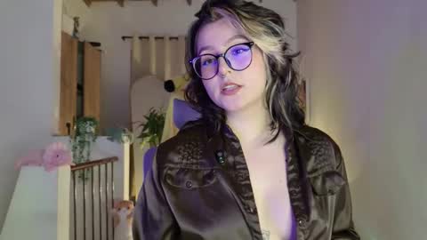 Snapshot of hazelbrownn23 chatting on June 2026 12:44:01 AM Hazel Brown online show from June 2026 12:44:01 AM