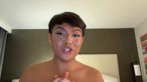 Snapshot of hazeldelacourx chatting on May 2026 01:10:02 AM hazeldelacourx online show from May 2026 01:10:02 AM