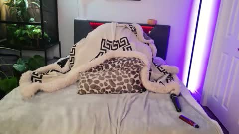 Hazeleo online show from March 2026 12:26:01 AM