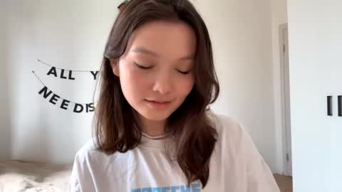 Snapshot of hazelhartshorn chatting on May 2026 11:40:01 AM Kira online show from May 2026 11:40:01 AM