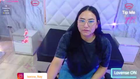 Snapshot of hazell_tay chatting on June 2026 05:30:02 AM hazell_tay online show from June 2026 05:30:02 AM