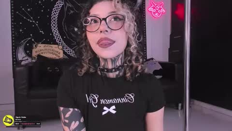 Snapshot of hazellwitch chatting on October 2025 04:51:02 PM Hazell Witch online show from October 2025 04:51:02 PM