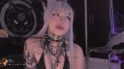 Snapshot of hazellwitch chatting on May 2026 08:39:01 PM Hazell Witch online show from May 2026 08:39:01 PM