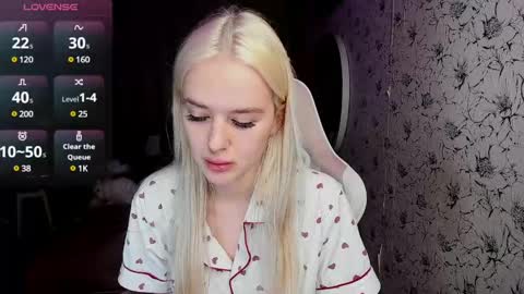 Snapshot of healing__girl chatting on January 2025 01:04:02 PM Valeria online show from January 2025 01:04:02 PM