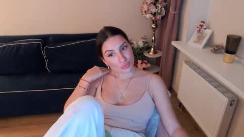 Heaven girl online show from October 2025 07:22:02 PM