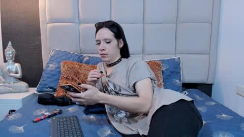 Keira Hecate online show from December 2024 07:32:01 PM