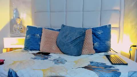 Keira Hecate online show from October 2025 08:06:02 PM